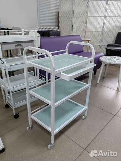 Столик-тележка косметологическая, стул мастера