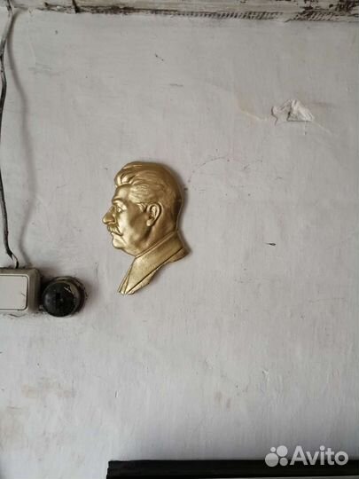 Барельеф И. В. Сталина