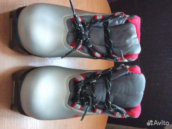 Лыжные ботинки детские 29 р
