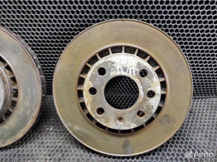 Передние тормозные диски Opel Vectra B