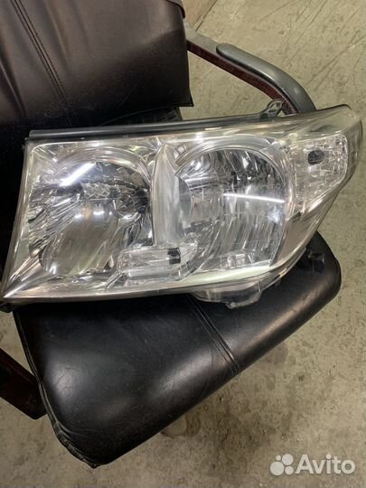 Левая фара land cruiser 200