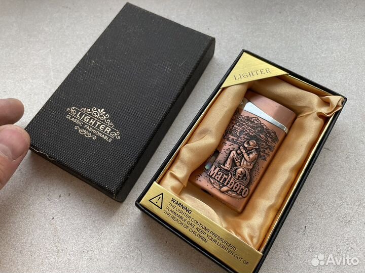 Коллекционная зажигалка мальборо