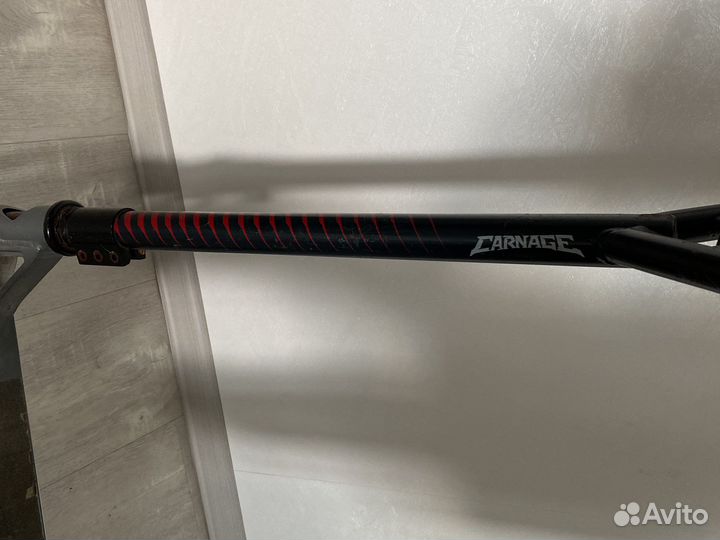 Трюковой самокат carnage