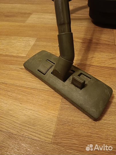 Пылесос Philips Triathlon 1400