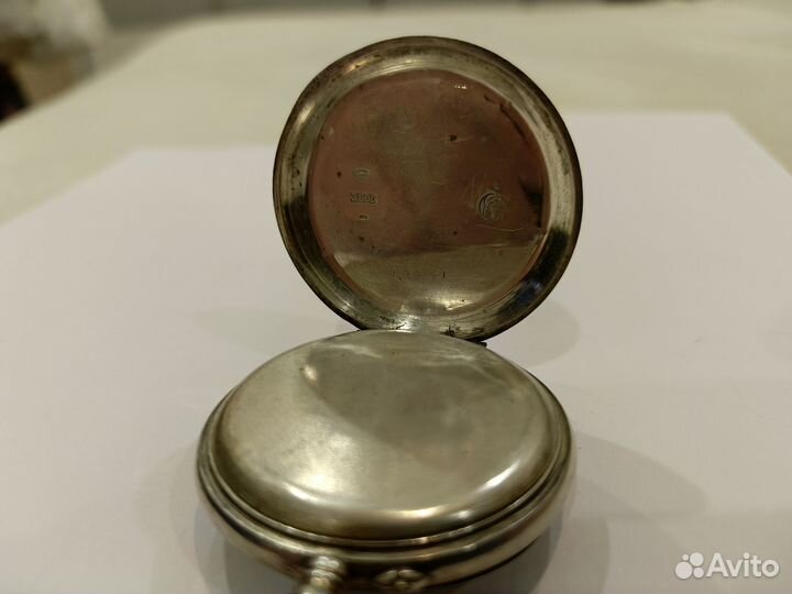 Серебряные карманные часы