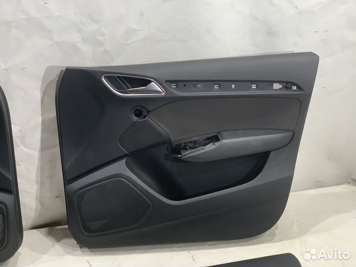 Обшивки дверей Audi Q3 8U
