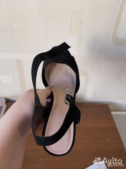 Босоножки женские