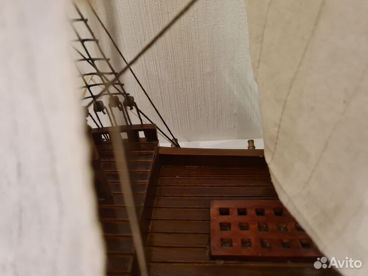 Модель корабля из дерева