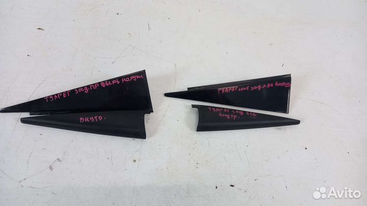 Накладка задней двери Volkswagen Toureg 1