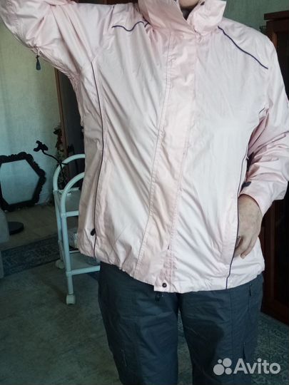 Ветровка женская