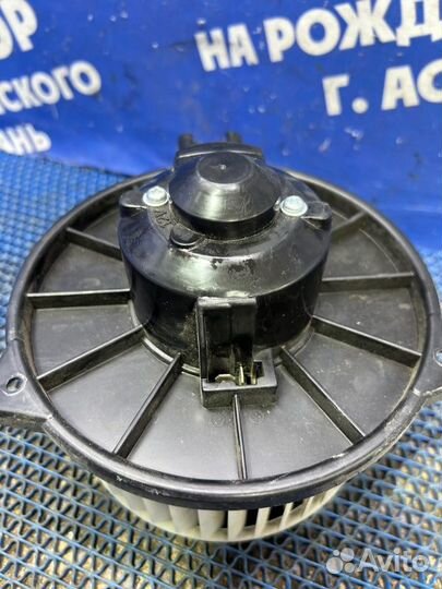 Моторчик печки Toyota Avensis седан 1AZ-FSE 2007