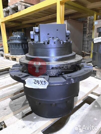 Бортовой редуктор Hitachi ZX70-HHE 9224123