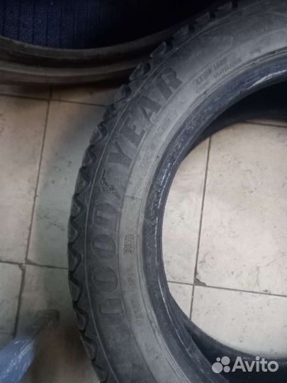 Goodyear Ultragrip Ice Arctic 205/55 R16