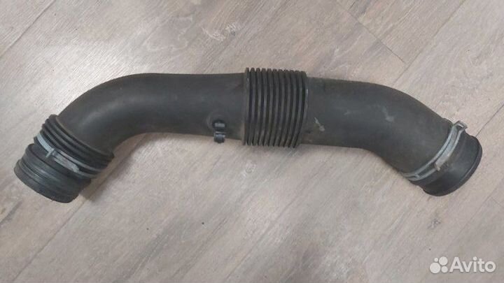 Патрубок воздушного фильтра Volkswagen Touareg 1