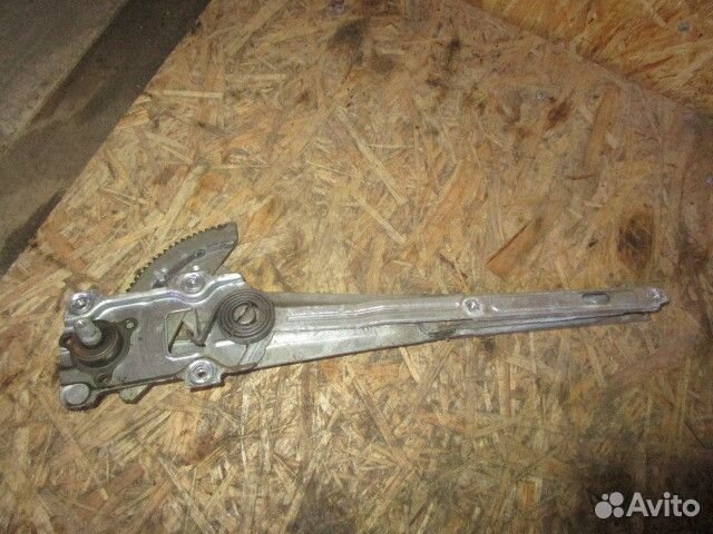 Стеклоподъемник механ. передний правый Toyota Star