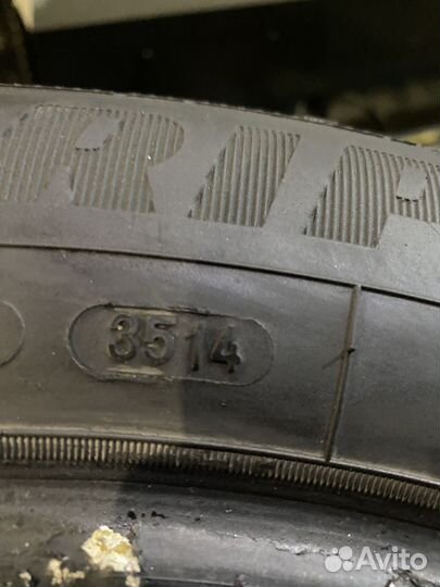 Goodyear EfficientGrip SUV 4x4 215/60 R17 96H