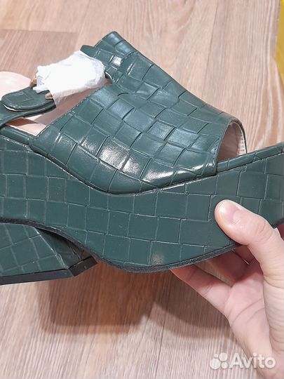 Шлепки женские зеленые 37 размер