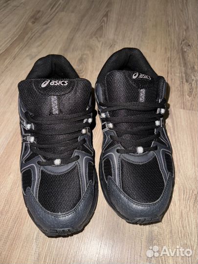 Кроссовки asics