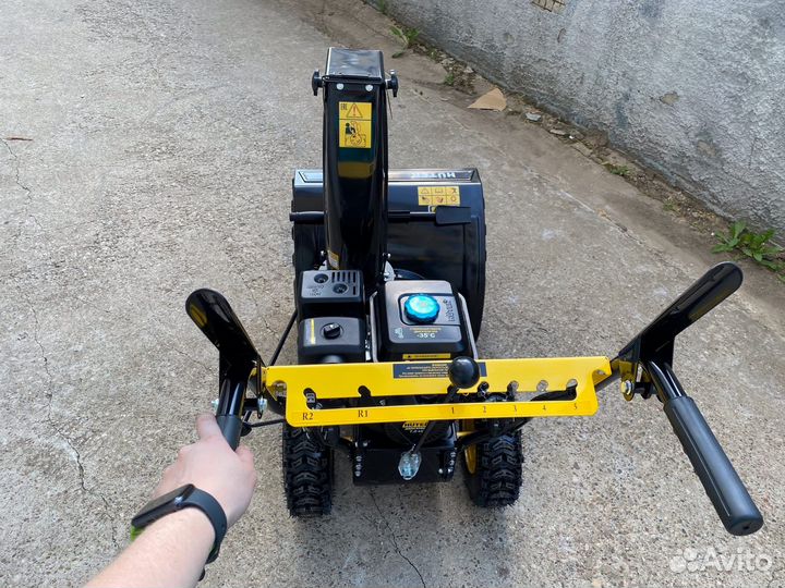 Снегоуборщик huter SGC 4100 7л.с., 5 впер, 2 наз