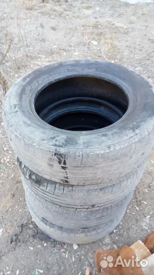 Bridgestone Dueler H/P 92A 215/65 R16