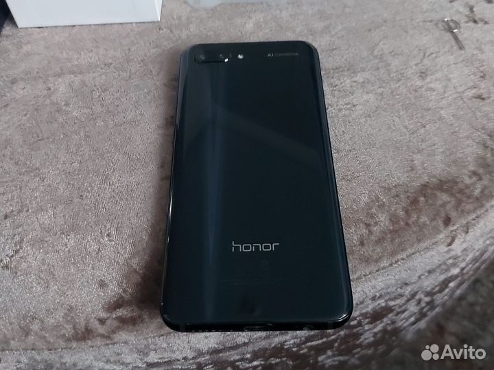 HONOR 10, 4/128 ГБ
