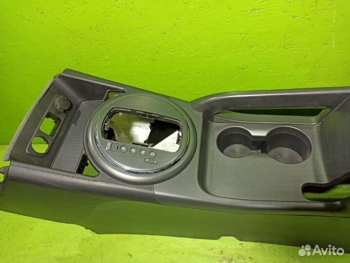 Центральная консоль с подлокотником Kia Sportage 3