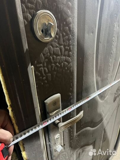 Продаю дверь входную