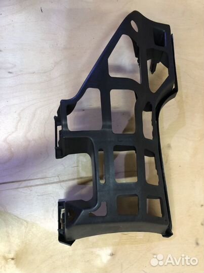 Крепление бампера суперб