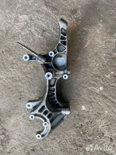 Кронштейн компрессора и гур Chevrolet Epica седан