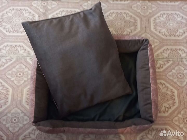 Лоток-туалет, лежанка, одежда на собак, когтерезка