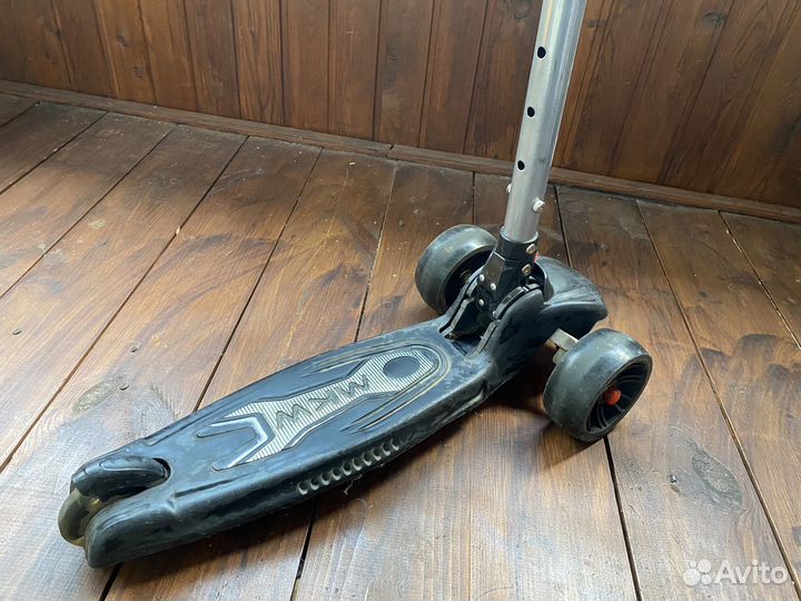 Детский трехколесный самокат