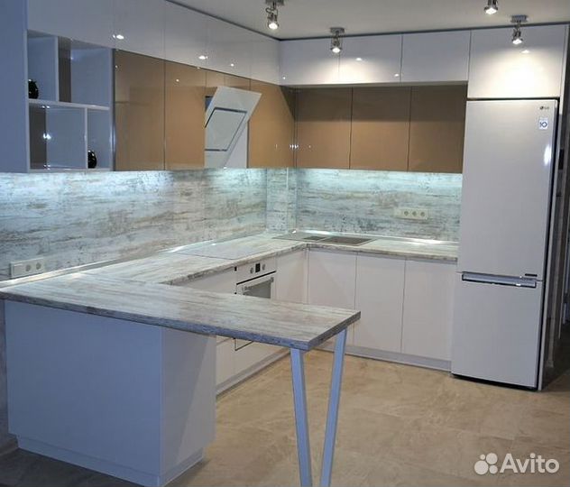 Кухонный гарнитур со стойкой