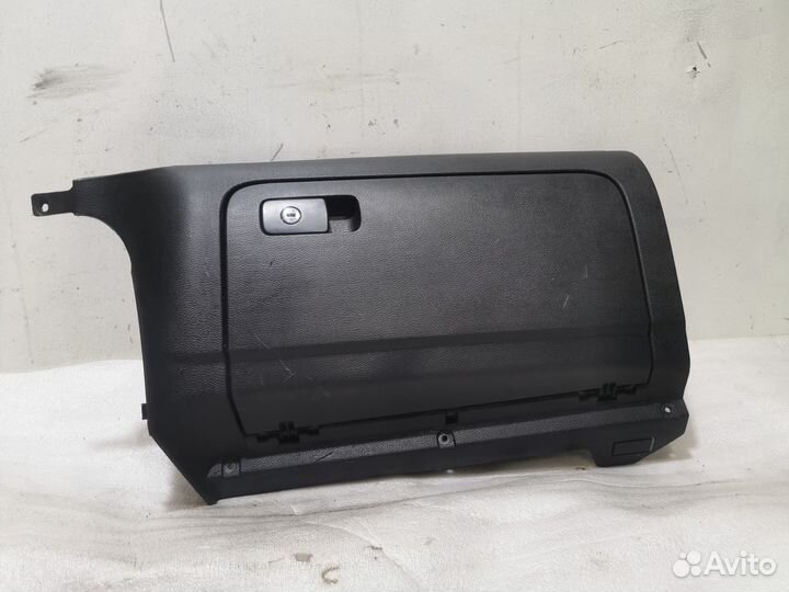 Бардачок Volkswagen Jetta 5