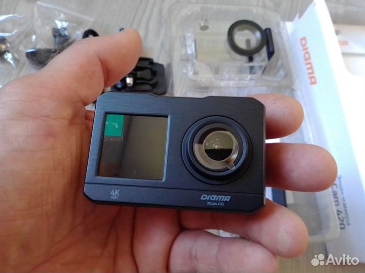 Экшен камера Digma 420