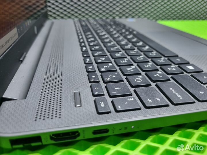 Ноутбук HP Pentium Gold/4Gb/SSD 256