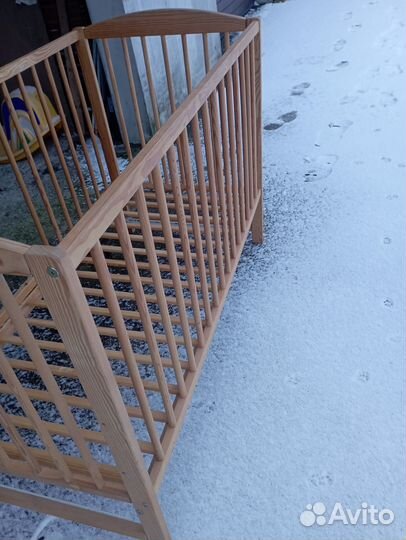 Детская кроватка