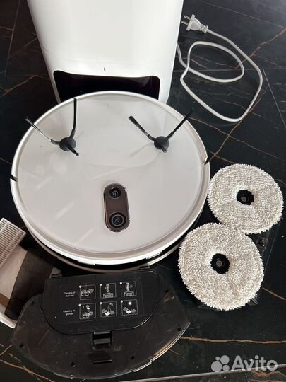 Робот пылесос со станцией самоочистки deerma