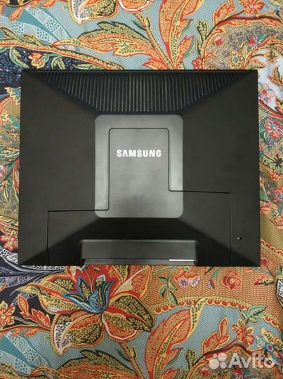 Монитор Samsung