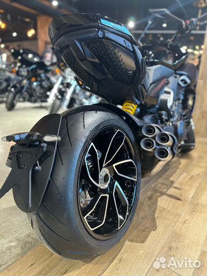 Ducati Diavel V4, 2024