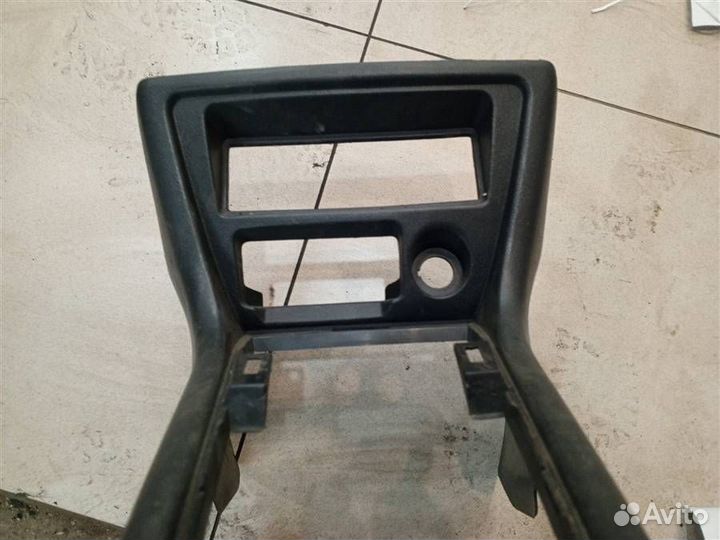 Консоль центральная Mitsubishi Pajero iO 1998-2007