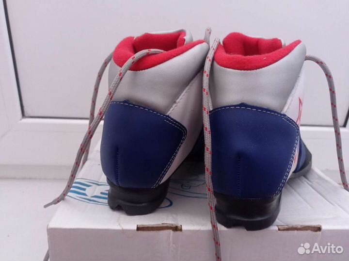 Лыжные ботинки детские spine