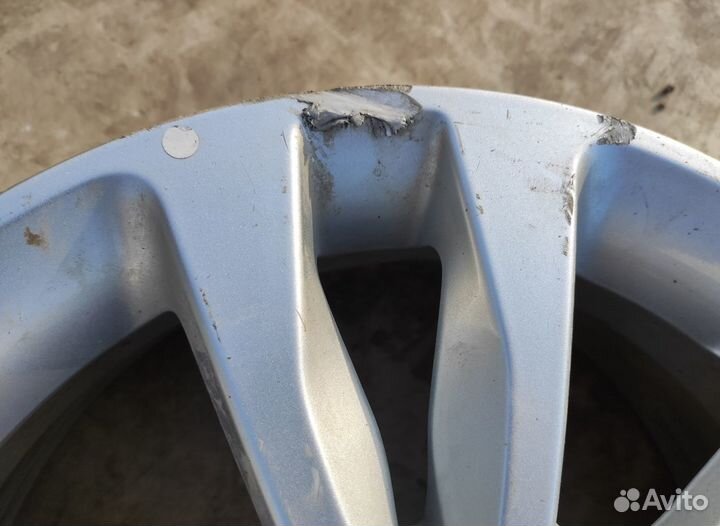 Диск битый один r16 Kia Ceed 2017