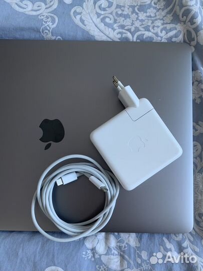 Macbook pro 15 touch bar