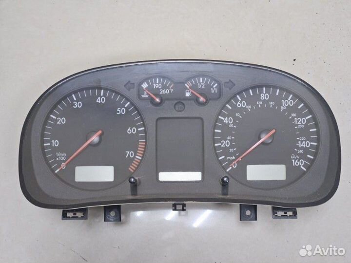 Панель приборов Volkswagen Jetta 9M2 AVH 2003