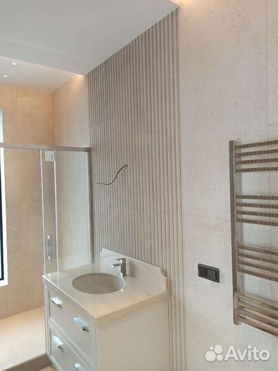 Укладка крупноформатной плитки. Ремонт ванной