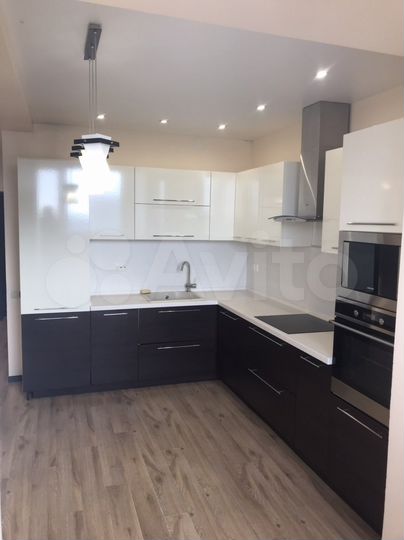 2-к. квартира, 70 м², 13/16 эт.