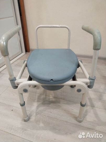 Кресло-туалет Санитар-06 без колес(Санитар 07-02)