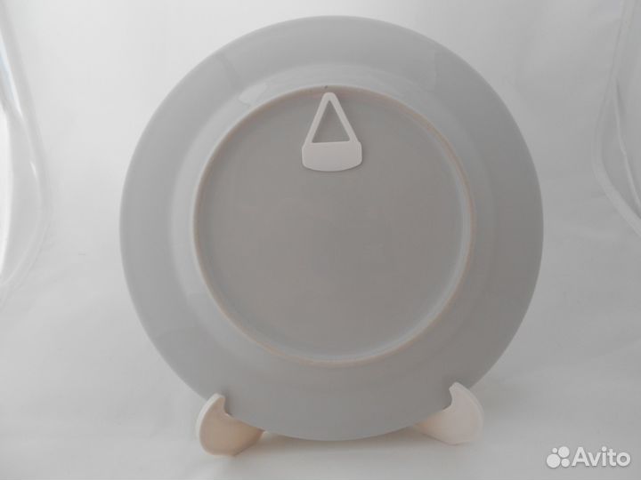 Подставки под тарелки, держатели, подвесы