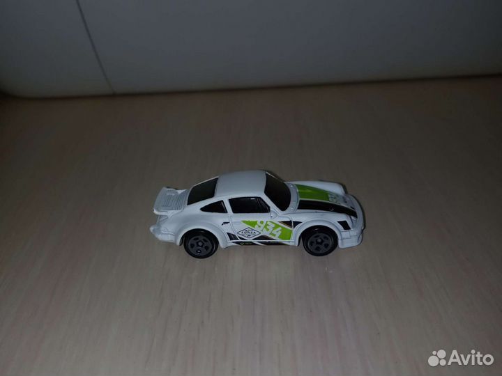 Hot wheels машина