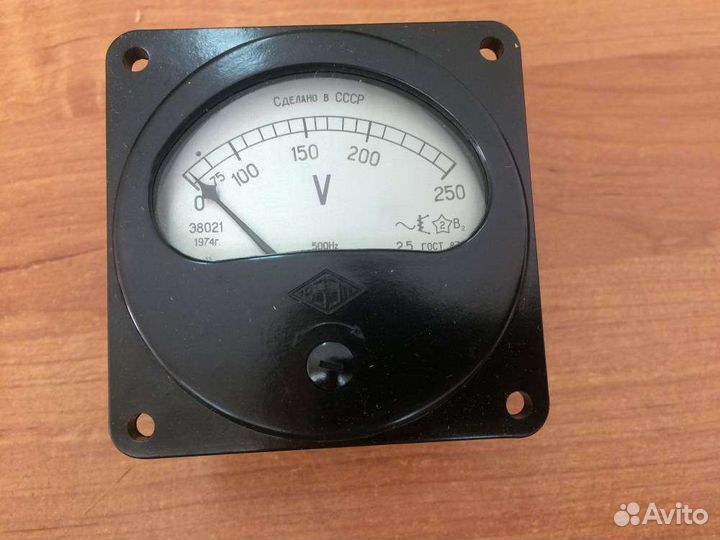 Э8021, 74 г.в. 2,5 кл (пред.изм 0-250V), 500 Hz